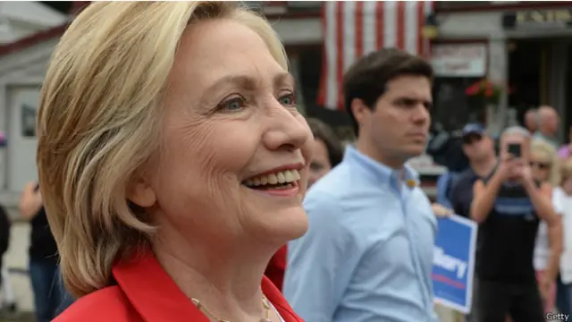 تسعى هيلاري كلينتون للفوز بترشيح الديمقراطيين