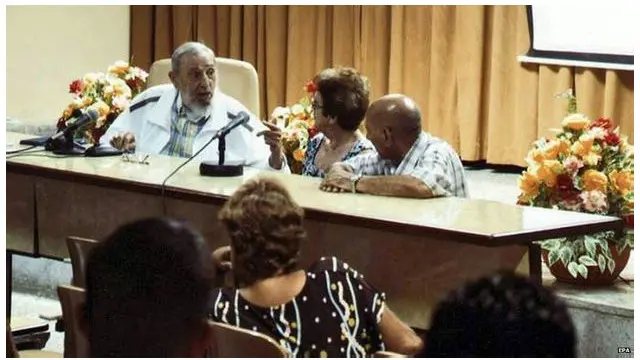 Selama lebih dari empat jam Castro tampil dalam pembicaraan dengan para ahli keju