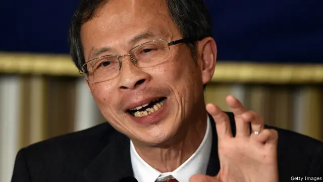 香港立法会主席曾钰成近日备受丑闻困扰。