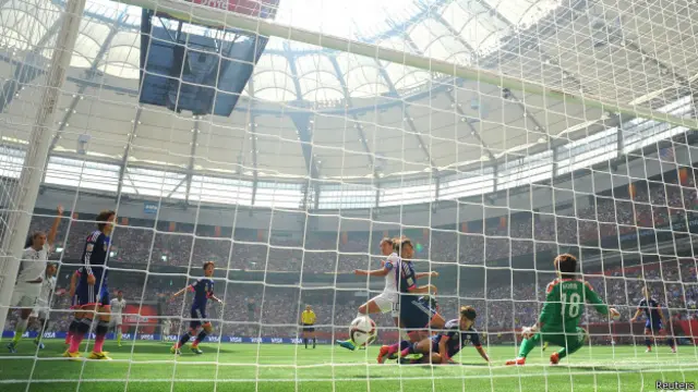 امریکہ کی جانب سے کارلی لائیڈ نے ہیڑک کی 