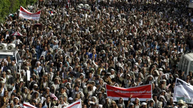 خرج الحوثيون في مظاهرات حاشدة احتجاجا على دور الأمم المتحدة في الصراع