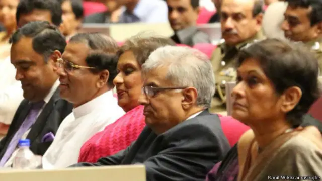 එජාපය සහ අගමැතිවරයා ජනපති සිරිසේන විවේචනය කිරීමෙන් වැලකී සිටියි 