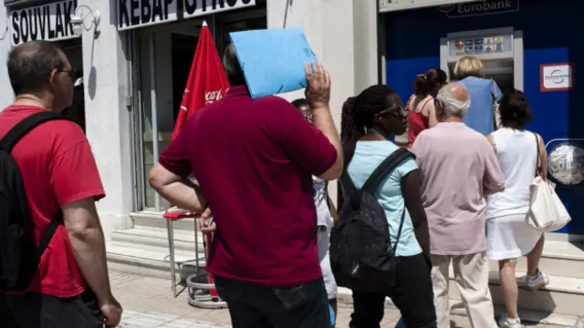 Saques continuarão limitados a sessenta euros na segunda-feira