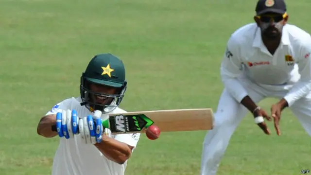 شان مسعود نے ٹیسٹ میچوں میں اپنی پہلی سنچری سکور کی