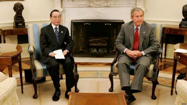 Cuộc gặp lịch sử giữa Tổng thống George W. Bush và Thủ tướng Phan Văn Khải sáng ngày 21.06.2005. Đó là chuyến viếng thăm lần đầu tiên của một Thủ tướng Việt Nam tới Hoa Kỳ từ sau 1975.