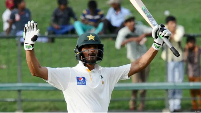  شان مسعود کا یہ پانچواں ٹیسٹ میچ ہے جس میں انھوں نے اپنی پہلی ٹیسٹ سنچری سکور کی ہے۔