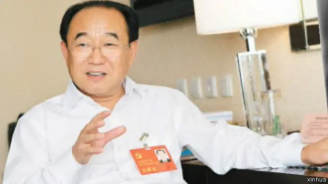 栗智在过去40多年的宦海生涯中，从最基层的普通工人一路爬升到新疆地区最高权力中心。