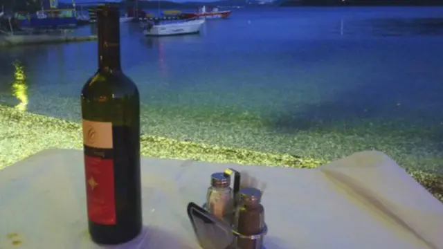 建议提醒游客要带足所需消费的现金