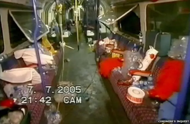 7 Temmuz 2005 bombalı saldırısı eş zamanlı olarak metro trenleri ve otobüsleri hedeflemişti.