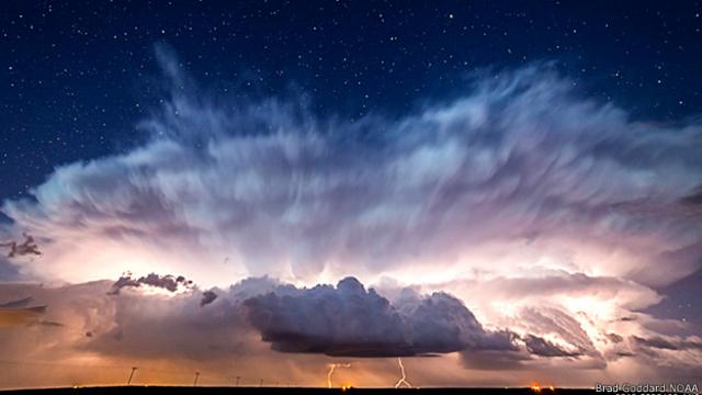 Estrellas detrás de una tormenta - Brad Goddard, Orion, IL