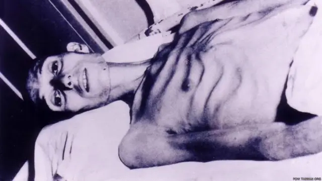 英軍士兵雷斯利獲救時的相片（9/1945）