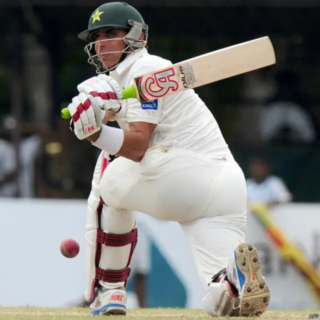 پہلی اننگز میں ناکام ہونے والے کپتان مصباح الحق نے یونس کے ساتھ مل کر چوتھی وکٹ کے لیے 127 رنز کی اہم شراکت قائم کی اور ٹیم کو فتح دلوا دی۔