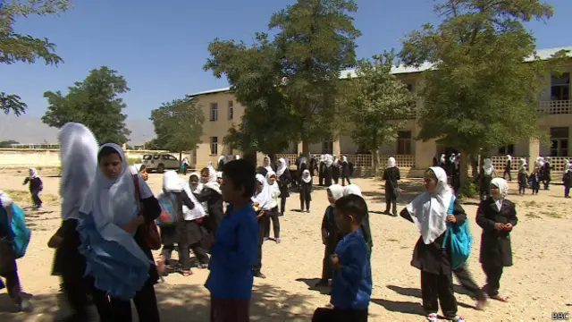 پیش از این بارها مکاتب دخترانه در ولایات مختلف افغانستان آتش زده شده است