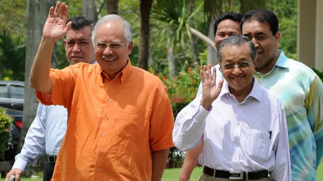 Najib Razak dan Mahatir Mohamad.