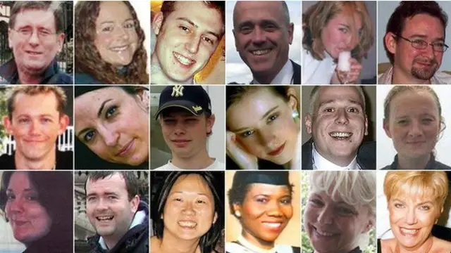 在圣保罗大教堂的弥撒上，52名受难者的名字一一宣读。