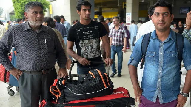 ’ کیمپ میں نان چنے کھلاکر آپ کھلاڑیوں سے توقع نہیں رکھ سکتے کہ وہ ورلڈ چیمپئن کا مقابلہ کریں‘