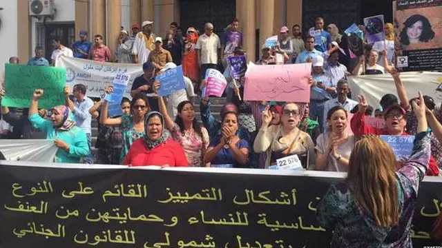 Bu ayın əvvəlində məhkəmə qarşısına toplaşanlar qadınların azadlığa buraxılmasını tələb ediblər.