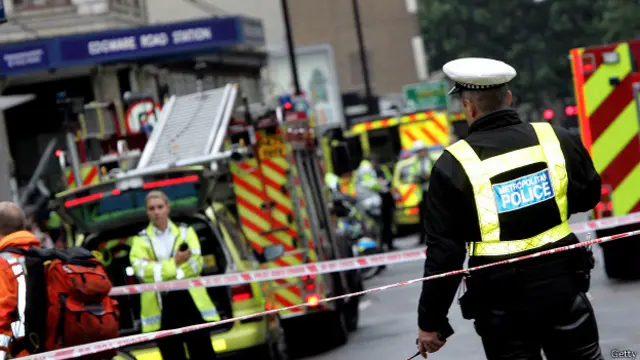 Экстренные службы на Эджвер-роуд 7 июля 2005 г