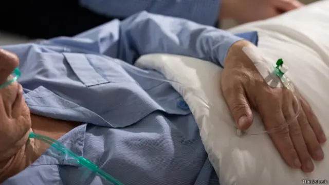 Hombre hospitalizado