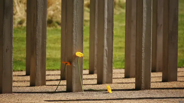 Peringatan serangan bom di London