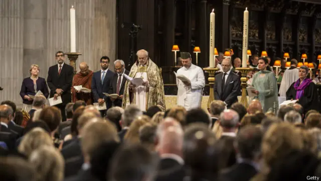 церемония у собора Св. Павла