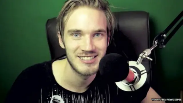 වීඩියෝ ගේම් නරඹන අතර තමන්ගේ ඉරියව් වීඩියෝ ගත කර අන්තර්ජාලයේ පල කර මුදල් ඉපැයීමයි ඔහු කරන්නේ.