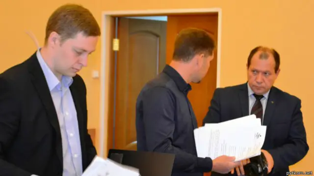 Игорь Каляпин (справа)