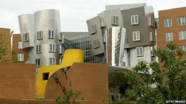 استولى كيفيماكي على رسائل إلكترونية من طلاب وأعضاء هيئة تدريس في معهد ماساتشوستس للتكنولوجيا