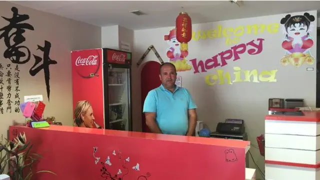 Restoran Happy China yang dimiliki Cihan Yavuz, diserang oleh sejumlah orang.