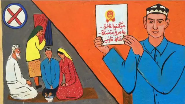 Trans-ayolning qollarini ishlatmasdan otirgan porno videosi