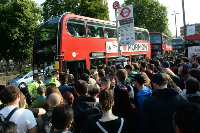 Это крупнейшая забастовка работников лондонского метро за последние десять лет