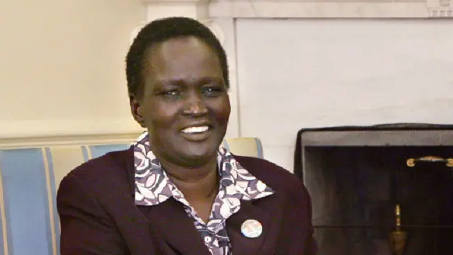 تتمتع ربيكا غرنغ بنفوذ كبير في أوساط النخبة الحاكمة في جنوب السودان وتلقب عادة بـ "أم شعب جنوب السودان"