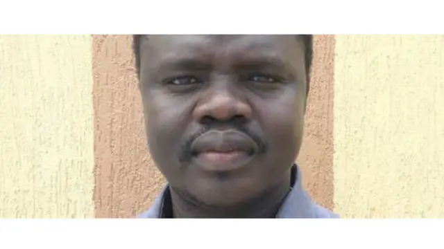 Valentino Deng pernah menjadi bocah pengungsi yang melarikan diri dari perang. Kisahnya dituangkan dalam buku What is the What.