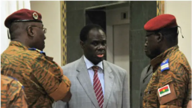 Le président Michel Kafondo et le premier ministre Isaac Zida participaient à la réunion du Conseil des ministres.