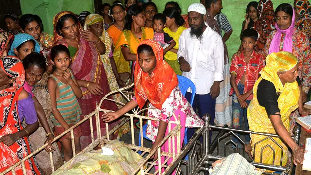 مائمن سنگھ کے پولیس چیف نے اے ایف پی کو بتایا کہ ہلاک ہونے والوں میں زیادہ تر غربا اور خواتین ہیں