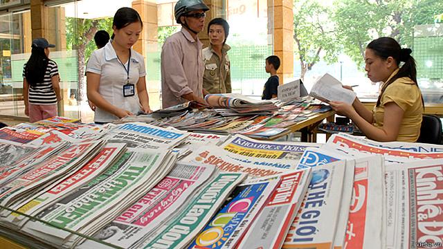 Nhà báo Trung Bảo bình luận rằng phản hồi của báo Thanh Niên 'cạn tàu ráo máng' với phóng viên Hoài Nam