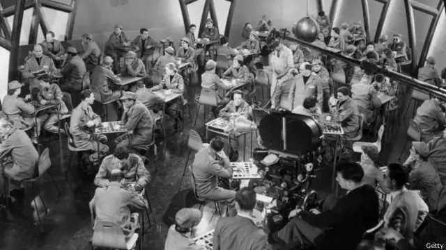 Una escena de una adaptación de "1984"