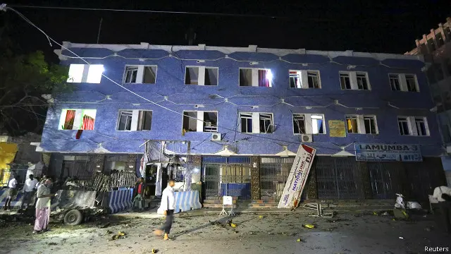 یکی از هتل‌های هدف حمله در نزدیکی پارلمان واقع شده است