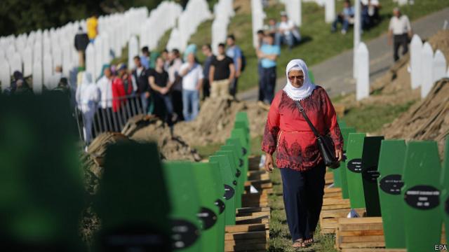 Мемориальное кладбище в Сребренице