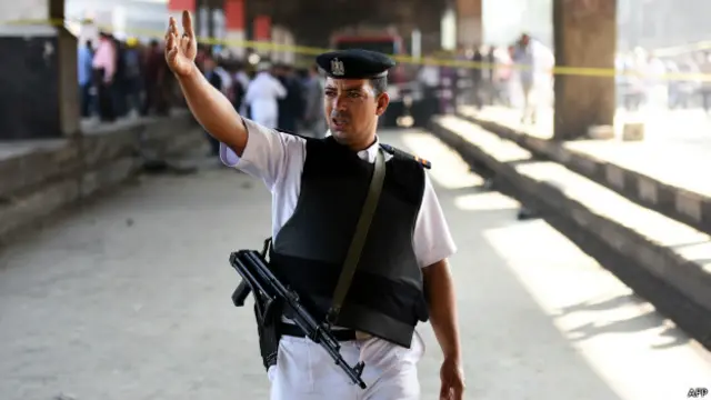 Полицейский в Каире