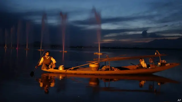 श्रीनगर की डल झील