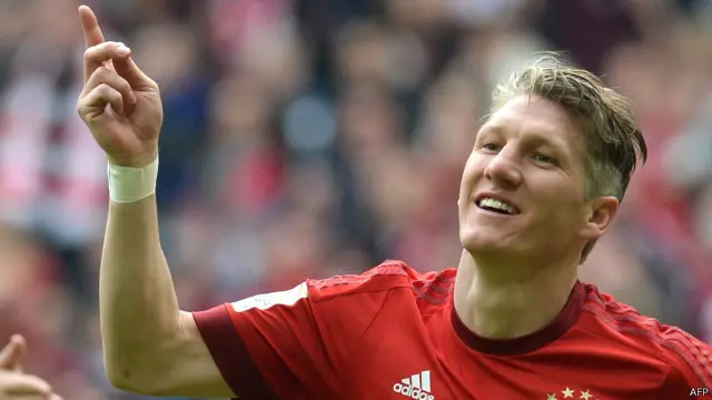 لعب شفاينشتايغر 536 مباراة مع بايرين ميونيخ منذ عام 2002.