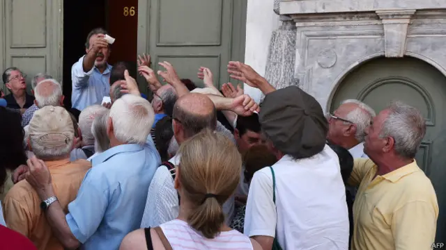 یونان میں بینک ایک ہفتے سے زیادہ عرصے سے بند ہیں