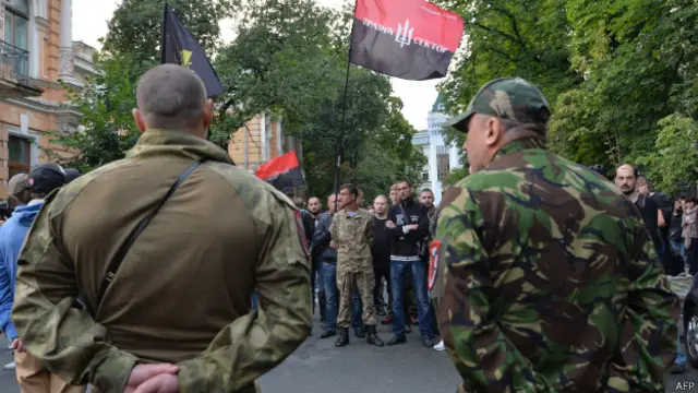 В "Правом секторе" говорят, что готовы к "силовым противостояниям"