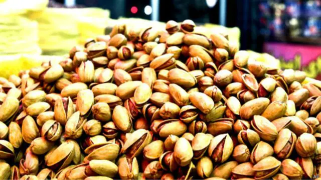 پسته د سمنګانو يو له مهمو مېوو دی