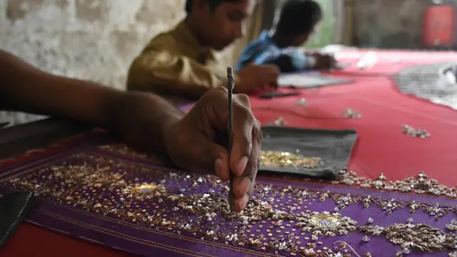 Pengrajin di Pakistan