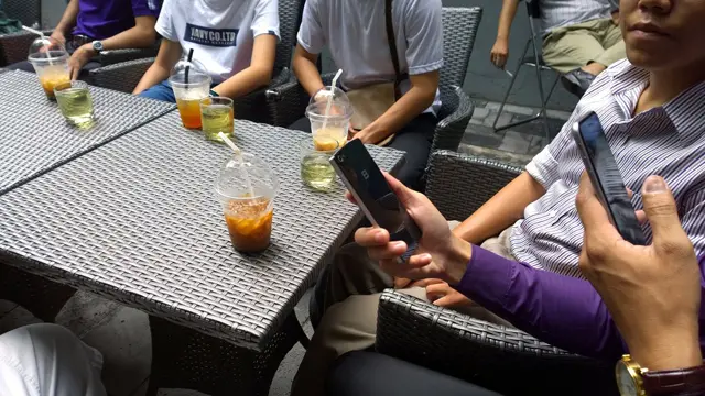 Việt Nam được xem là thị trường có quá nhiều sự lựa chọn về điện thoại di động.
