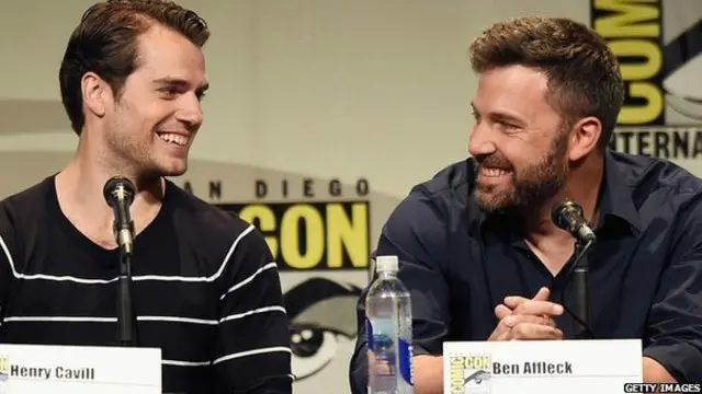 FIlm 2016 itu akan menampilkan Affleck sebagai Batman dan Henry Cavill sebagai Superman