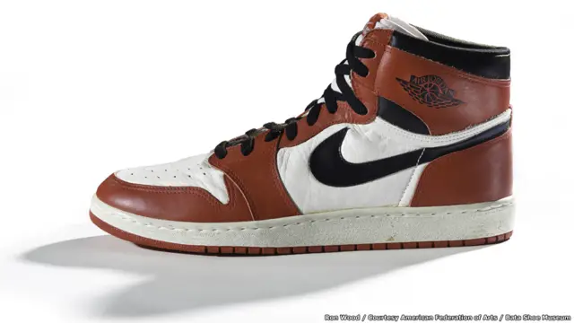 кроссовки Nike, модель Air Jordan I 1985 года. 