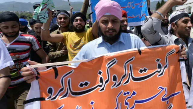 पाकिस्तान के इस्लामाबाद में प्रदर्शन करते सिख.